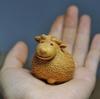 Yabai escultura em madeira bonito pequeno animal lidar com TikTok popular pequenos ornamentos de ovelhas com fragrância artesanato presentes