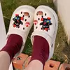 2026 Novo Modelo Tamancos Infantis de Desenho Animado para Uso ao Ar Livre, Sapatos de Praia com Solado Grosso e Sensação de Caminhar nas Nuvens, Sandálias Fechadas no Dedo Atacado