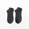 Calcetines de hombre de verano color liso calcetines invisibles transpirables absorbentes de sudor calcetines desodorantes calcetines verticales para hombre puesto de calcetines para hombre calcetines invisibles para hombre al por mayor