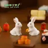 Adornos de paisaje en miniatura, pasteles de luna de conejo de jade, figuras de animales de dibujos animados lindas, pequeñas manualidades de resina para el Festival del Medio Otoño, adornos de conejito