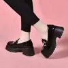 Mocasines populares para mujer estilo británico, zapatos de cuero de suela gruesa, nuevo modelo otoño 2025, zapatos versátiles de plataforma con punta redonda que aumentan la altura