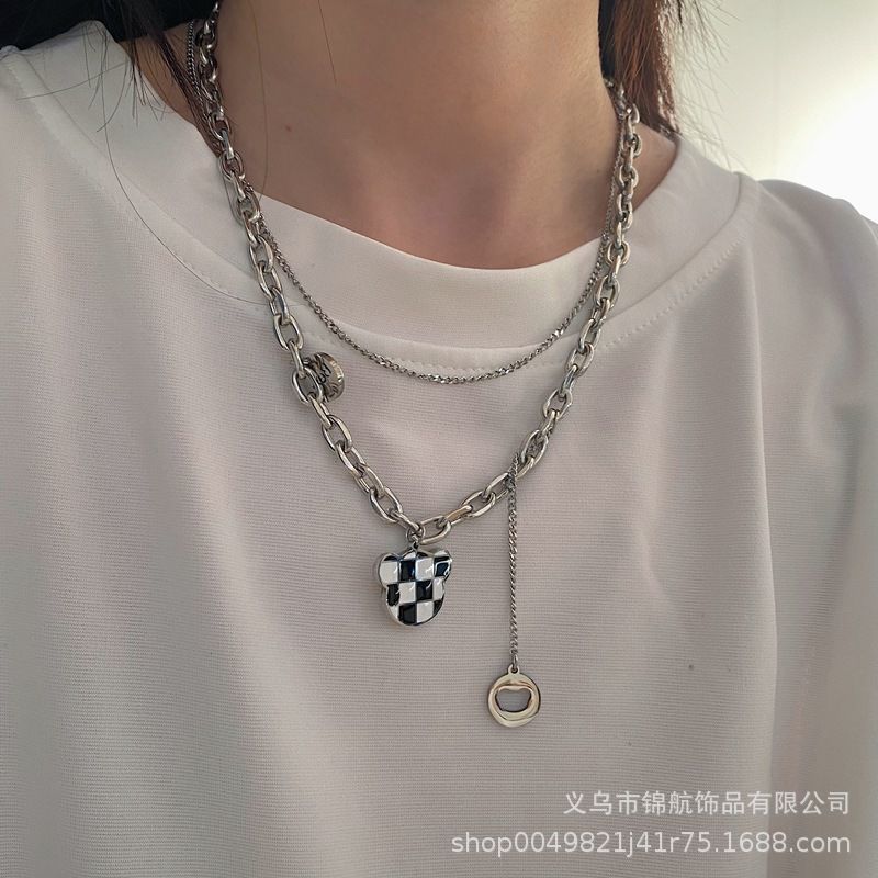 sku_黑白【棋牌小熊】项链.jpg