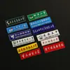 Placa de Dos Colores Insignia con Nombre Grabado Tarjeta de Nombre Escolar Personalizada Insignia de Trabajo Emblema Escolar Insignia Escolar Insignia Escolar de Estudiante Tipo Pin