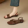 Versão em Couro Macio de Sandálias Simples de Uma Tira com Dedos Abertos para Mulheres, Novo Estilo de Verão, Sandálias Romanas Elegantes e Modernas com Salto Baixo