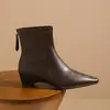 Botas de corte ajustado, que realzan la altura, nuevo estilo para el otoño/invierno, botas elásticas, punta fina, estilo coreano, diseño simple, tacón grueso, botines, suela suave, botines cortos 2026