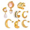 Pendientes de acero de titanio chapados en oro con incrustaciones geométricas simples y elegantes de estilo veraniego.