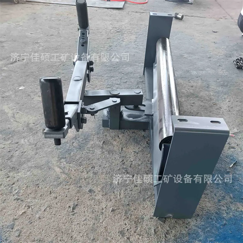 四连杆托辊60
