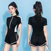 Traje de baño de una pieza conservador para mujer estilo falda ropa deportiva adelgazante simple para aguas termales negro para mujer traje de baño de natación de verano al por mayor