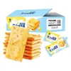 Biscoitos Mille-Feuille de Gema de Ovo Salgada com Queijo Yuekai Lanche Crocante de Massa Fresca Embalado Individualmente 14g