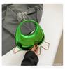 Bolso de Diseño Único en Forma de Media Luna, Bolso Pequeño Cruzado de Cadena a la Moda para Mujer, Nuevo Estuche para Teléfono Elegante y Único 2026
