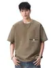 Roupas Masculinas Fengshe / Camiseta de Manga Curta Pesada 320g, Estilo Americano, Acabamento Robusto, Lavada Asut, Top com Bolso no Peito para Homens