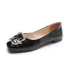 Zapatos de Salón Bajos de Charol Modernos 2025 Zapatos Profesionales de Trabajo para Mujer Nueva Temporada Primavera/Verano Puntera Cuadrada con Hebilla Cuadrada Metálica