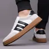 Zapatos de Hombre 2026 Nuevo Verano Zapatos Casuales de Caña Baja para Hombre Zapatos de Tabla Juveniles Antideslizantes Deportivos Retro Versátiles Zapatos de Entrenamiento Alemanes Modernos