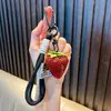 Llavero de Fresa Simulada con Cuerda Tejida, Colgante de Fresa, Regalo de Cumpleaños para Amigas, Regalo Exquisito, Colgante para Bolso