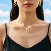 Elegante Conjunto de Joyería de Collar con Colgante y Pendientes con Forma de Corazón Geométrico para Mujer, Conjunto de Joyería de Pendientes Personalizados Retro Francés