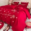 Conjunto de Casamento de Luxo Vermelho de Quatro Peças 2025 Novo Estilo Algodão Lavado Bordado Cobertura de Colcha para Celebração de Casamento Roupa de Cama
