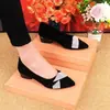 Sapatos de salto único populares com strass para mulheres, novo modelo outono 2026, sapatos de couro fosco com salto médio e bico fino, sapatos elegantes para trabalho e para ir ao trabalho