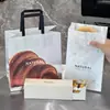Saco de Embalagem para Assados de Celebridade da Internet Caixa de Embalagem para Loja de Pão, Bolo e Sobremesas Bolsa Isolante Não Tecida para Levar Bolsa de Mão Impressão