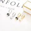 Brincos únicos de alta qualidade com um toque sofisticado, brincos quadrados preto e branco estilo cool 2022 para mulheres, novos acessórios de orelha da moda para o verão