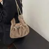 Bolsa de Mão de Pelúcia Moda Outono Inverno Transfronteiriça 2026 Nova Super Quente Versátil Bolsa de Ombro Simples Grande Capacidade Bolsa Transversal