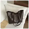 Nova Bolsa de Ombro Estilo Coreano Cor Lisa Grande Capacidade Fashionável para Passeio Casual Retrô 2025 Estilo Estrangeiro Bolsa Carteiro Tote para Mulheres