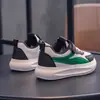 Novos sapatos brancos infantis, sapatos planos antiderrapantes para todas as estações, sapatos com painel de malha para meninos, sapatos casuais versáteis para meninas