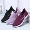 Zapatos de tela del viejo Pekín para mujer, zapatos planos de una sola capa para primavera y otoño, suela suave antideslizante, zapatos para madre de mediana edad y ancianos, zapatilla casual sin cordones