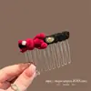 Pente de Cabelo Preto com Coelho de Pelúcia Vermelho e Strass para Mulheres, Acessório para Estilização do Cabelo da Testa com Toque de Luxo, Novo Modelo 2026 para Mulheres