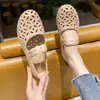 Novos Sapatos de Verão da Moda Vazados Rasos Planos Slip-On para Mulheres, Sandálias Gaiola Respiráveis Casuais Versáteis de Bico Fechado