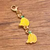 Varios accesorios de joyería personalizados de aleación transfronterizos europeos y americanos con dijes de frutas, llaveros de doble plátano, sandía y fresa