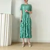 Vestido de Verão com Pregas de Fábrica, Senso de Design, Cintura Alta, Temperamento, Aparência Magra, Manga Curta, Moderno, Chiffon, Aparência Magra, Saia que Rejuvenesce