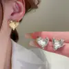 Pendientes de Clip de Lujo Ligero Estilo Hong Kong sin Agujeros para Orejas Pendientes Geométricos de Perla y Camelia para Mujer Sentido Avanzado Simples Elegantes Pendientes Versátiles