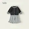 Conjunto de outono 2026 para meninas, novo conjunto estilo coreano para meninas pequenas, conjunto de duas peças com suéter infantil super fofo para usar no outono