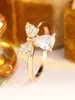 Anillo de Ballesta Europea con Circonita Dulce Lujo Ligero Oro Gota de Agua Piedra Principal Anillo para Mujer