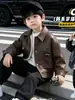 Chaqueta de cuero para niño con forro polar, nuevo estilo invierno 2025, chaqueta engrosada de otoño e invierno para niños pequeños y mayores, chaqueta de cuero a la moda