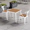 Mesa y Sillas de Té para Exterior para Patio Jardín, Terraza de Ocio de Compuesto de Madera-Plástico Anticorrosión para Exteriores, Villa Moderna, Flores de Seda Sencillas