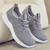 Sapatos para Mulheres, Novo Estilo de Verão, Sapatos Casuais Leves, Tênis de Corrida, Sapatos Femininos de Exportação, Tênis Esportivos Respiráveis com Solado Macio