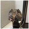 Bolso Cubo Estampado de Leopardo para Mujer, Bolso de Cadena con Diseño Único de Nicho, Nuevo Bolso de Hombro para Commuter de Otoño, Bolso Cruzado