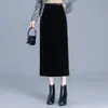 Falda Larga de Terciopelo Dorado 2026 Otoño/Invierno Nuevo Estilo Falda Ajustada a la Cadera Moda Elegante Ropa para Mujer Falda Lápiz de Longitud Media con Abertura