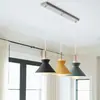 Luminária Pendente Minimalista Nórdica para Sala de Jantar com Três Cabeças, Abajur Criativo e Único na Cor Macaron, Adequada para Cabeceira, Balcão de Bar, Loja de Chá com Leite, em Verde Escuro