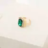 Collar con Cruz y Piedras Anillo Pendientes Set de Tres Piezas para Mujer Nicho Diseño de Alta Gama Sentido Joyería Conjunto Venta al por Mayor Moderno