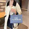 Bolsa Tote de Lona Feminina Mais Vendida Transfronteiriça, Bolsa de Letras Grande Capacidade Casual para o Dia a Dia, Bolsa de Lona Portátil com Impressão de Logotipo Disponível
