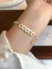 Trae Riqueza~ Pulsera de Perlas Shijia Perfectamente Redondas con Moneda de Cinco Emperadores y Diamantes Brillantes para Mujer, Estilo de Lujo Ligero, Accesorio de Mano Único