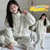 Pijama de Niña Invierno Nuevo Estilo Conjunto de Ropa de Casa Infantil para Niños Medianos y Mayores Conjunto de Dos Piezas Engrosado Cálido Forrado de Felpa Moda de Invierno