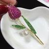 Broche de perlas naturales de agua dulce con ramillete de flores rosas para mujer, venta al por mayor de fábrica
