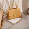 Procesamiento de Bolsos para Mujer Marca Personalizada Bolso de Hombro Fábrica ODM OEM Exportación de Artículos de Cuero Transfronteriza Bolso de Mensajero Cuero Genuino Bolso Cruzado