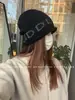 Gorro de Punto de Letras de Moda para Mujer, Versátil, Adelgazante del Rostro, Cálido, Protector de Orejas, Holgado para Otoño e Invierno