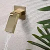 Accesorios de ducha ocultos de cobre puro Caño de bañera empotrado Grifo de lavabo oculto Accesorios de ducha Transfronterizo