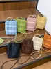 Bolsa Pequena Tecida Vazada Nova Moda Verão 2026 Couro Macio Casual Mini Ombro Transversal Bolsa para Celular