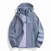 Nueva Ropa Casual de Exterior con Protección Solar para Hombres y Mujeres, Estilo Pareja, Chaqueta de Verano Amigable con la Piel con Capucha, Ropa Versátil Delgada con Protección Solar, Gris